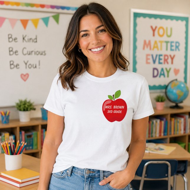T-shirt Nom de l'enseignant Apple et niveau de classe (Créateur téléchargé)