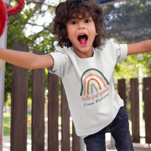 T-shirt Nom des garçons de qualité de l'arc-en-ciel person