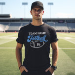 T-shirt Nom et numéro du joueur de football personnalisé n<br><div class="desc">T-shirt de football masculin avant et arrière personnalisés - illustré en noir Design comprend le texte du script "Football" avec le texte qui peut être customisé pour le nom de l'équipe,  le nom du joueur et le numéro de maillot. Des couleurs blanches,  bleues et grises peuvent être customisées.</div>