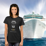 T-shirt Nom monogramme noir blanc de l'équipe de croisière<br><div class="desc">Un arrière - plan noir,  décoré avec un bateau de croisière et le texte : Croise Squad. Personnalisez et ajoutez vos initiales monographiques et votre nom complet.</div>