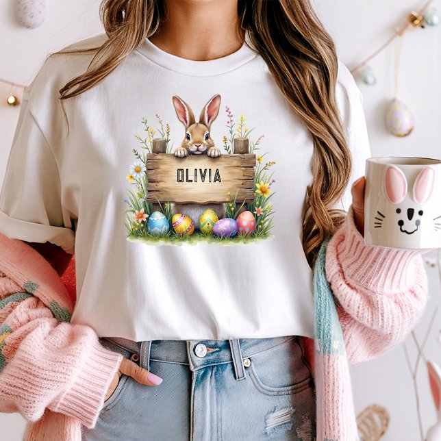T-shirt Nom personnalisé Lapin de Pâques avec panneau (Créateur téléchargé)