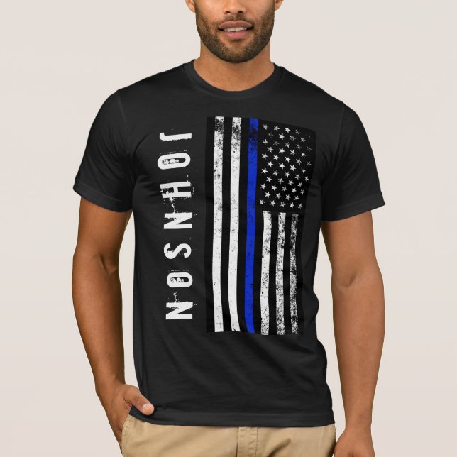 T-shirt Nom personnalisé Style de police détendu Drapeau U (Devant)