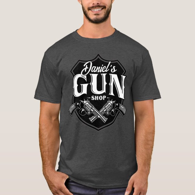 T-shirt NOM PERSONNALISÉ Vieux Armes à feu (Devant)