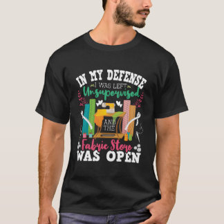 T-shirt Non supervisé et le magasin de tissus était ouvert