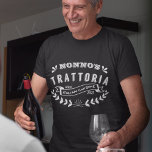 T-shirt Nonno's Trattoria Italien Grand-pa cuisine<br><div class="desc">Parfait ! Ouah le chef italien ou cuisinier à la maison dans votre vie avec ce cadeau unique. Notre chemise personnalisée présente "Nonno's Trattoria, Authentic Italian Cuisine, from [year]" en texte blanc vintage. Personnaliser avec une année de naissance, l'année d'achat à la maison, ou l'année en cours pour un plaisir...</div>