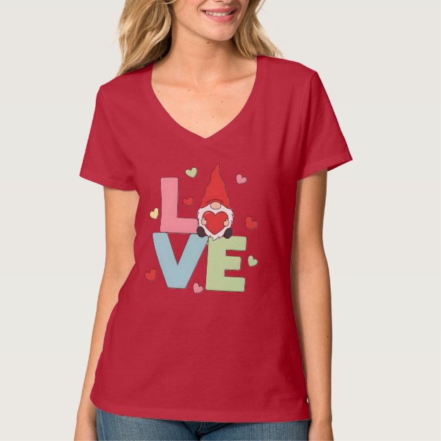T-shirt Nordic Love Gnome: Whimsical Pastel Heart  (Devant)