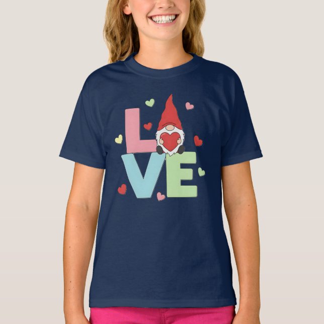 T-shirt Nordic Love Gnome: Whimsical Pastel Heart  (Devant)
