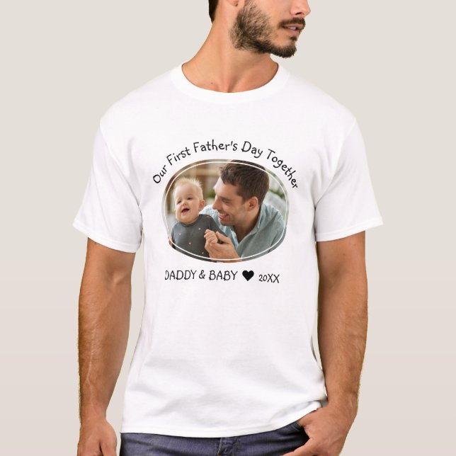 T-shirt Notre première Fête des pères Ensemble Papa Baby P (Devant)