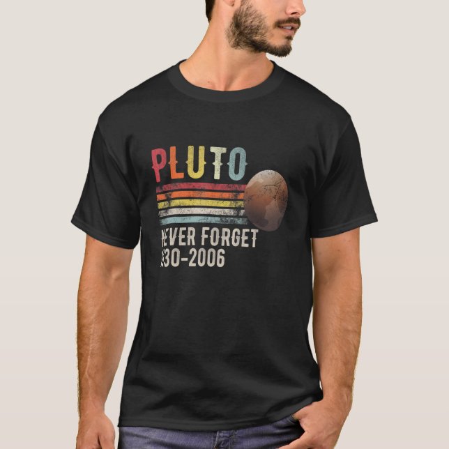 T-shirt N'oubliez jamais Pluto Retro Style Space Science (Devant)