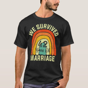 T-shirt Nous Avons Survécu 42 Ans De Mariage Couple 42nd A