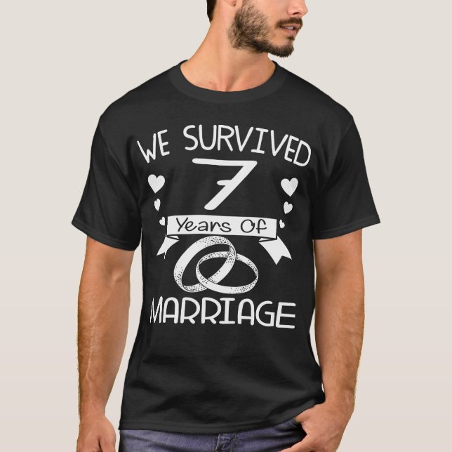 T-shirt Nous avons survécu à 7 ans de mariage le 7ème anni (Devant)