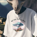 T-shirt Nous ne sommes pas un seul Alien UFO<br><div class="desc">Cette conception peut être personnalisée en choisissant l'option Modifier la conception. Vous pouvez également transférer sur d'autres objets. Contactez-moi à l'adresse colorflowcreations@gmail.com ou utilisez l'option conversation en haut de la page si vous souhaitez avoir cette conception sur un autre produit ou si vous avez besoin d'aide pour cette conception. Voir...</div>