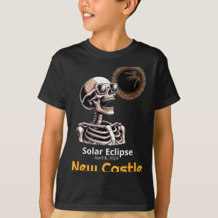 T-shirt Nouveau Château de l'éclipse solaire de squelette 