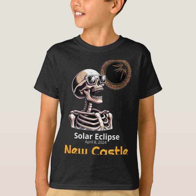 T-shirt Nouveau Château de l'éclipse solaire de squelette  (Devant)