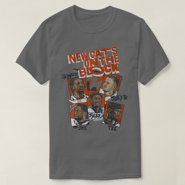 T-shirt Nouveaux chats sur le bloc (Design devant)