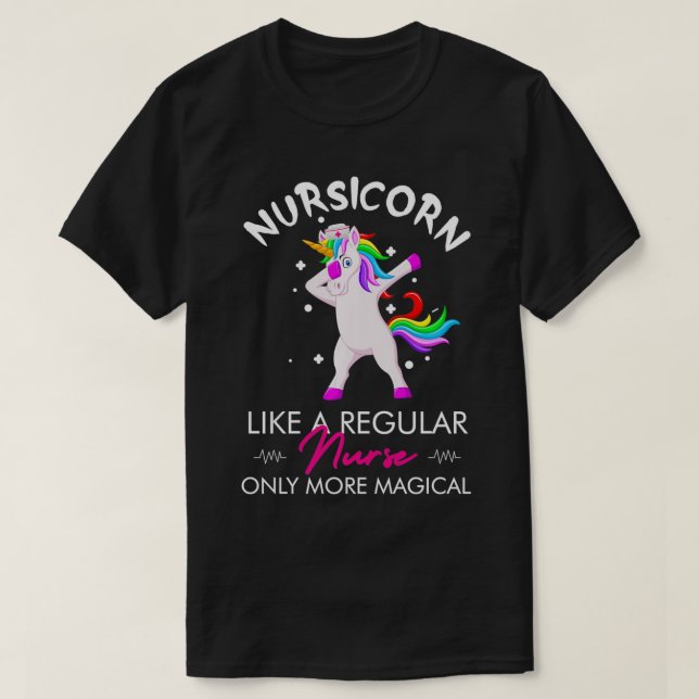T-shirt Nursicorn Régulier Plus Magique Unicorne Infirmièr (Design devant)