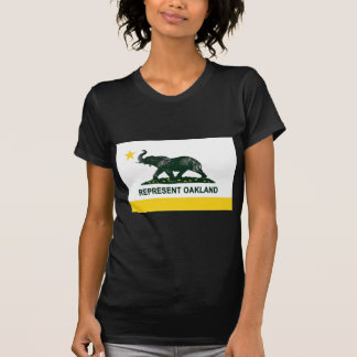 T-shirt Obscurité de drapeau d'Oakland (athlétisme)