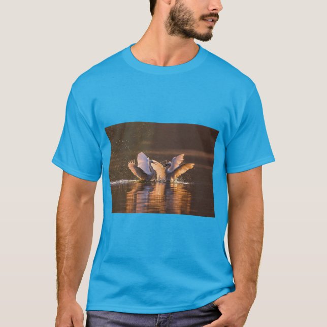T-shirt Oiseaux gracieux et ailes emplumées (Devant)