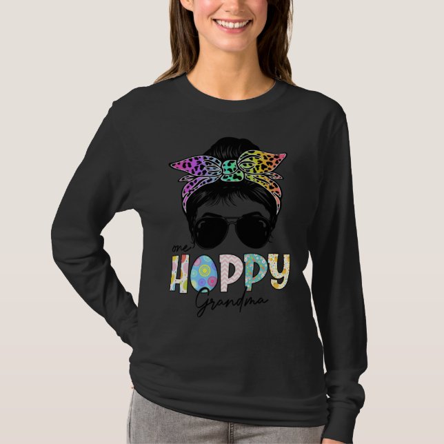 T-shirt One Hoppy Grandma Leopard Messy Bun Easter Day (Devant)