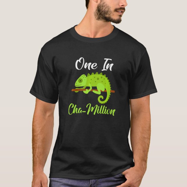T-shirt One in Cha Million Chameleon   (Devant)