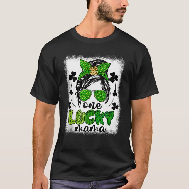 T-shirt One Lucky Mama Messy Bun St Patrick's Day Leopard  (Devant)