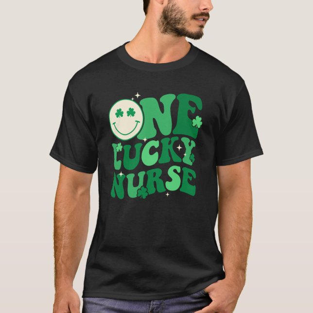 T-shirt One Lucky Nurse Shamrock Groovy Happy St Patrick's (Devant)