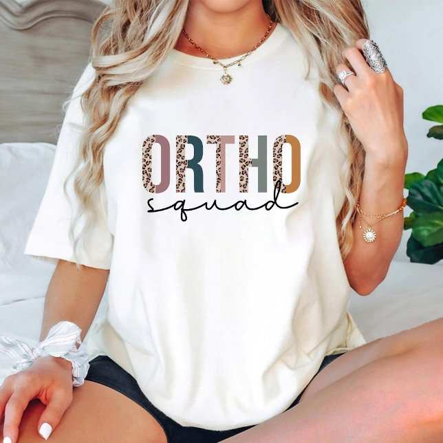 T-shirt Ortho Squad, Infirmière Orthopédique Empreinte de  (Ortho Squad, Leopard Print Orthopedic Nurse T-Shirt)
