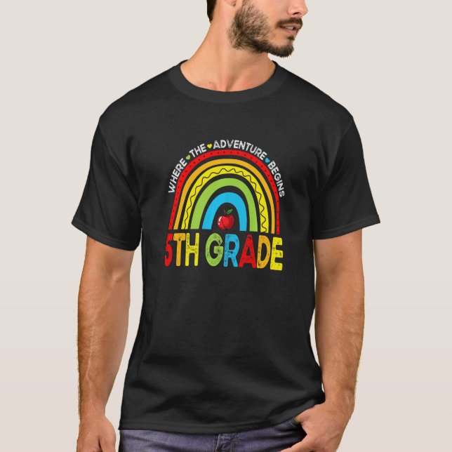 T-shirt Où l'aventure commence 5e année Arc-en-ciel d'abor (Devant)