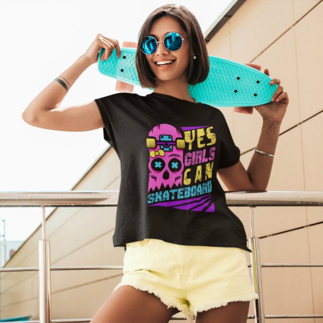 T-shirt Oui Les Filles Peuvent Skateboard Skater Girl (Créateur téléchargé)