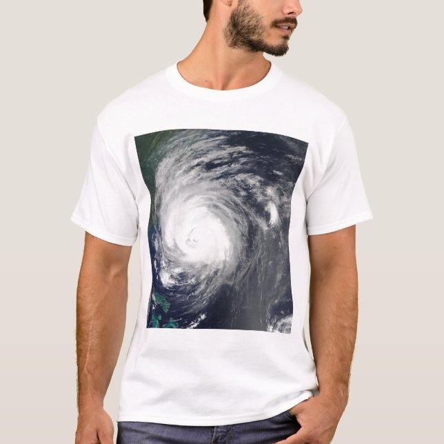 T-shirt Ouragan Earl broutant la côte de Caroline du Nord (Devant)