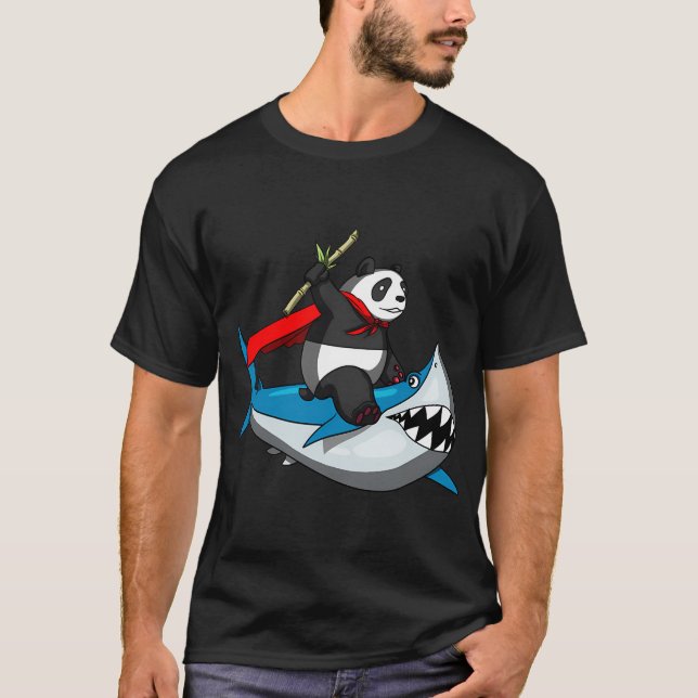 T-shirt Ours Panda à Cheval sur un Requin (Devant)