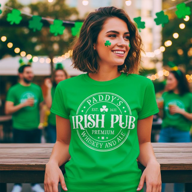 T-shirt Paddy's Irish Pub Green and White St Patrick's Day (Paddy's Irish Pub Green And White St Patrick's Day T-Shirt)