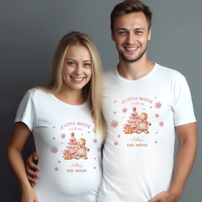 T-shirt Pain d'épices Homme Fille Baby shower de Noël rose (Gingerbread Man Girl Pink Christmas Baby Shower T-Shirt)