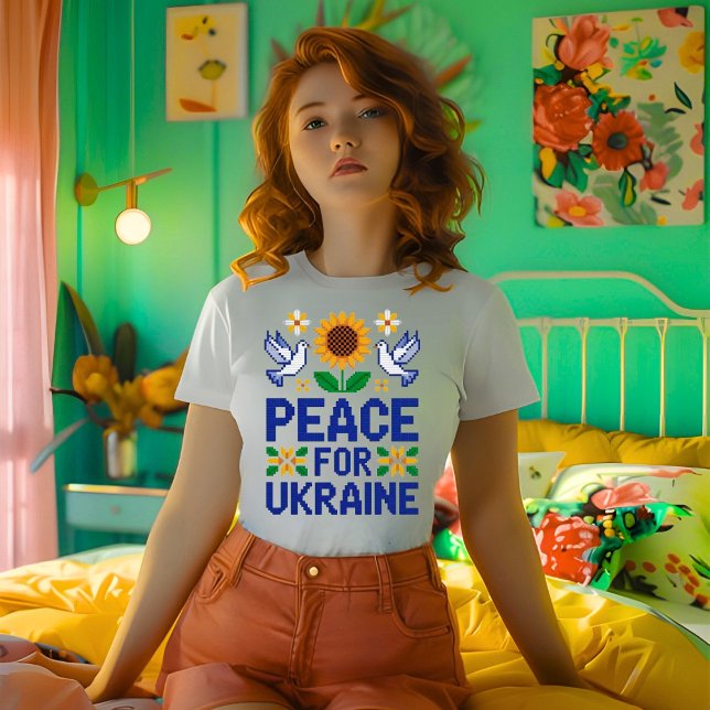 T-shirt Paix pour l'Ukraine Pixel Folk Art (Peace for Ukraine Pixel Folk Art T-Shirt)