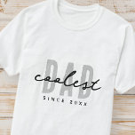 T-shirt Papa le plus frais depuis 20XX Moderne Simple Prep<br><div class="desc">Ce design simple et moderne est composé de la typographie de san serif.</div>