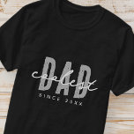 T-shirt Papa le plus frais depuis 20XX Moderne Simple Prep<br><div class="desc">Ce design simple et moderne est composé de la typographie de san serif.</div>