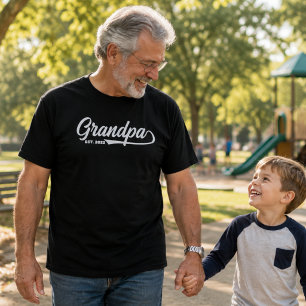 T-shirt Papi a établi la typographie Nouveau cadeau pour P