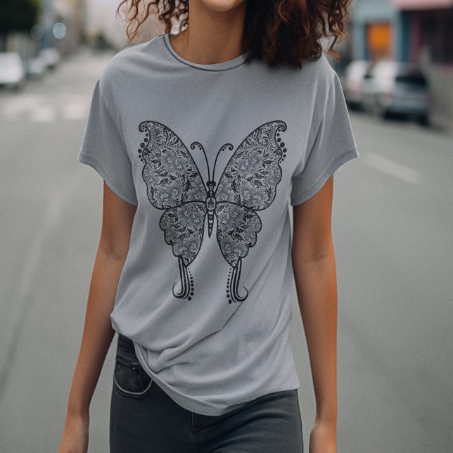 T-shirt Papillon en forme de Boho désorganisé (Boho-Style Distressed Butterfly T-Shirt)
