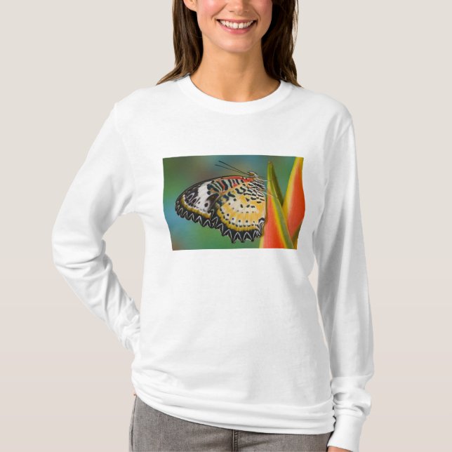 T-shirt Papillon sur fleur tropicale (Devant)