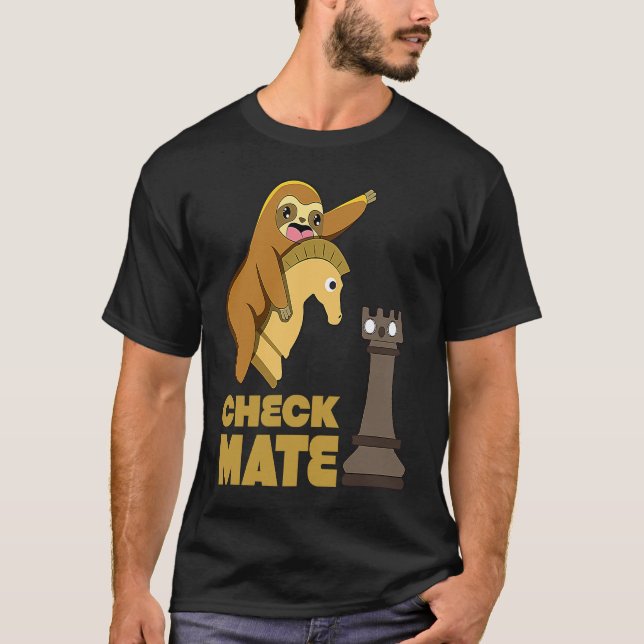 T-shirt Paresseux d'échecs attaquant avec le roi cavalier  (Devant)