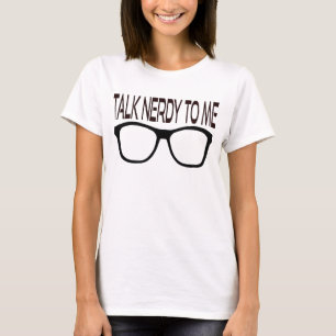 T-shirt Parlez-moi Nerdy avec des lunettes de Geek noir