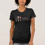 T-shirt Parties scintillant cuillère Whisk Spatula Bakery<br><div class="desc">Coordonner avec le modèle de carte d'affaires du logo de la boulangerie Spatula Whisk Spatula de la cuillère à Parties scintillant avant 12 h 01. Un trio d'ustensiles de cuisine communs avec votre nom ou nom d'entreprise fait le logo parfait sur ce t-shirt personnalisé pour une entreprise de restauration, boulangerie,...</div>