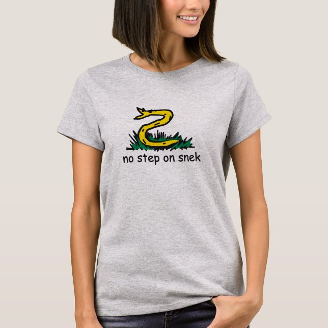 T-shirt Pas de pas sur les mèmes de snek parodie de Gadsde (Devant)