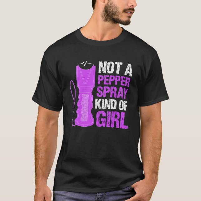 T-shirt Pas un vaporisateur de poivre genre de fille pour  (Devant)