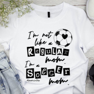 T-shirt Pas une maman ordinaire Je suis une maman de footb
