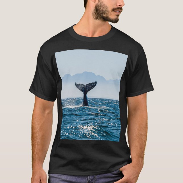 T-shirt Paysage marin de la baleine : Eau Dramatique. (Devant)
