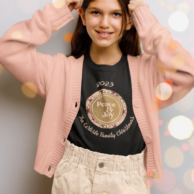 T-Shirt Peace & Joy Pink Gold Nom de famille Noël (Peace & Joy Pink Gold Family Name Christmas Girls' T-Shirt)