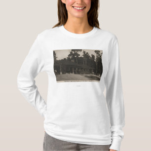 T-shirt Pebble Beach, CA - loge dans les sapins par la mer