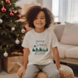 T-shirt Père Noël croient Noël traditionnel vert<br><div class="desc">Père Noël croient Noël traditionnel moderne vacances élégante verte faveur design de t-shirt cadeau.</div>
