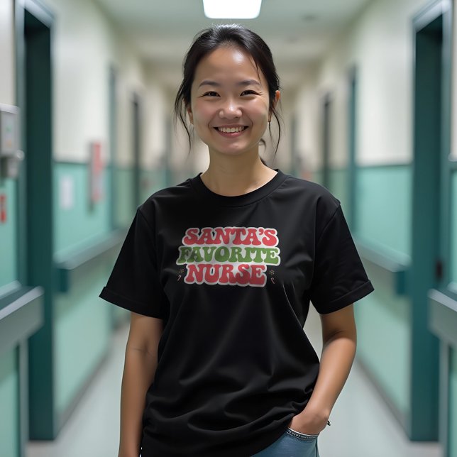 T-shirt Père Noël Infirmière préférée (Santa's Favorite Nurse T-Shirt, Christmas Gift, Holiday Tee, Nurse Appreciation, Unisex Softstyle Sh)